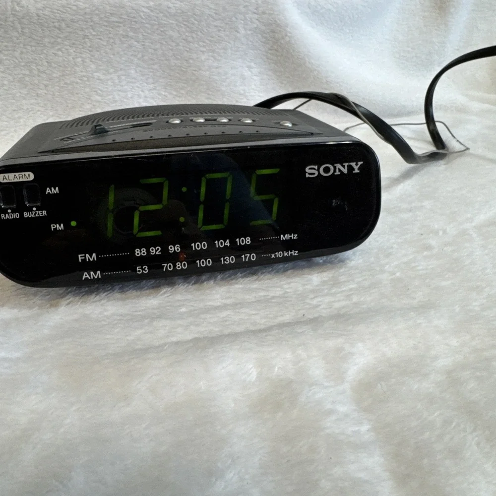 Sony Dream‎ Machine FM/AM Clock Radio Alarm ICF-C212 Bedside Wake Up